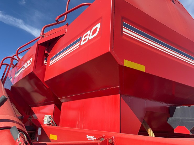 morris-contour-air-seeder-with-morris-8300-air-cart-image-38