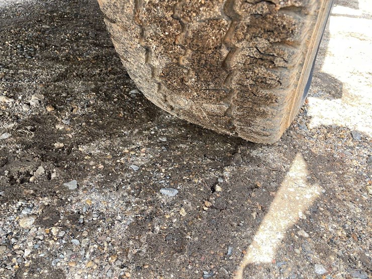 2010-chevrolet-silverado-3500-image-34