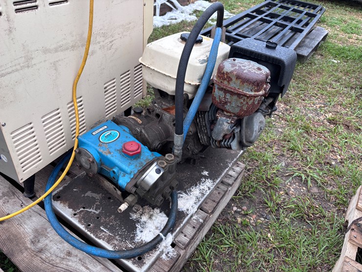 caterpillar-317-image-2