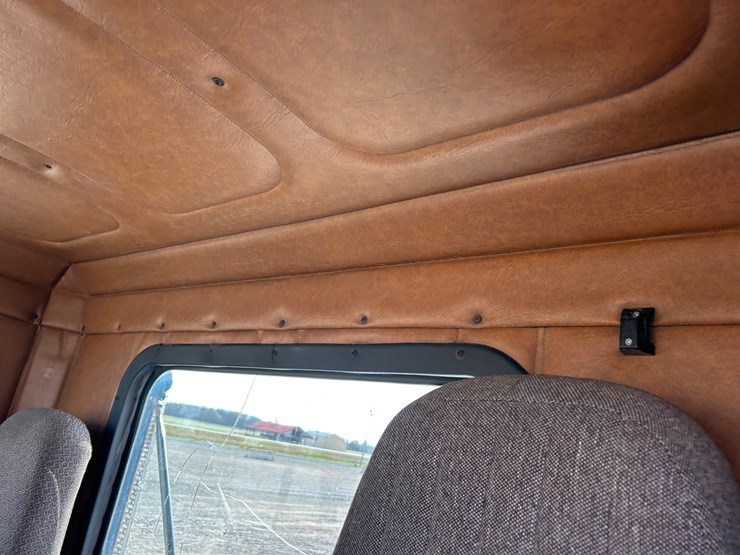 #39248-•-2000-freightliner-fd1-t/a-single-cab-truck-tractor-1fuy3mcb2ylb03327-image-50