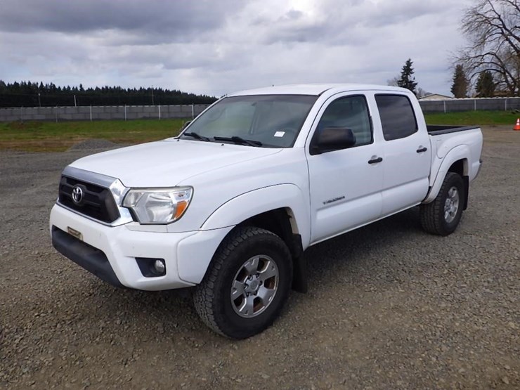 2013-toyota-tacoma-image-1