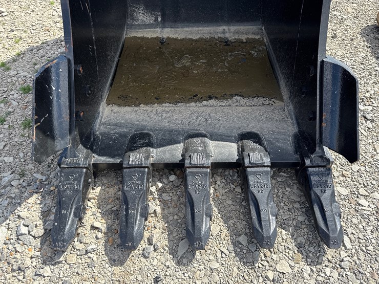 caterpillar-320-image-9