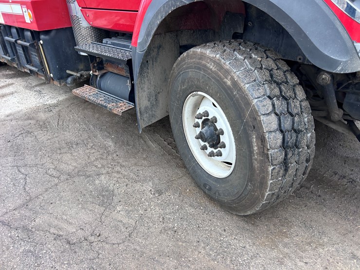 #1690-•-2013-international-7500-6x4-hydro-excavation-truck-image-27