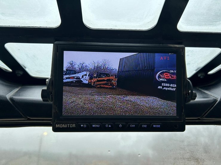 2022-bobcat-t870-image-30