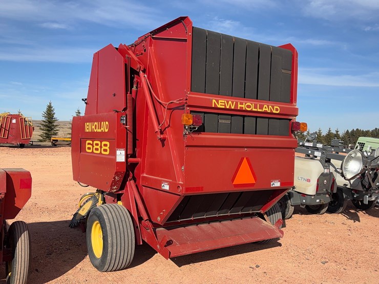 new-holland-688-image-6