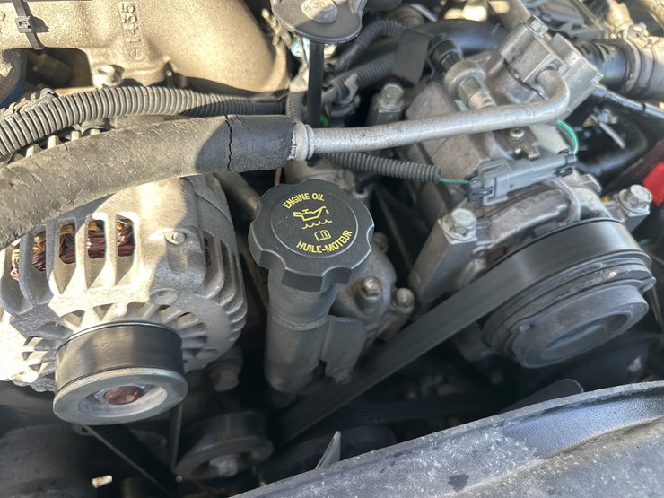 2005-gmc-3500-image-40