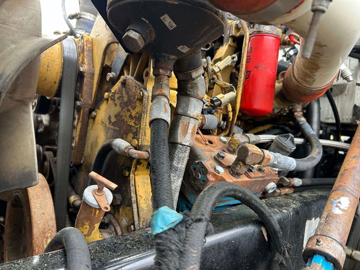 2001-peterbilt-330-image-40