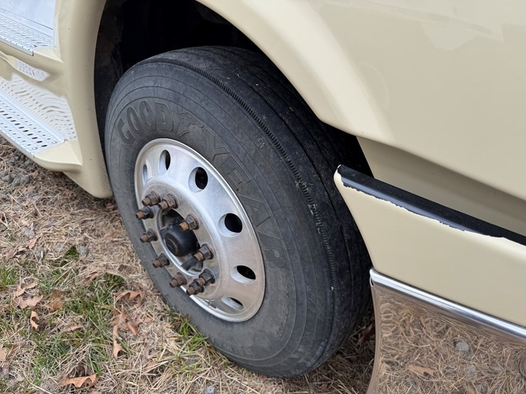 #40952-•-2016-freightliner-t/a-daycab-truck-tractor-3akjged50gshn2261-image-9