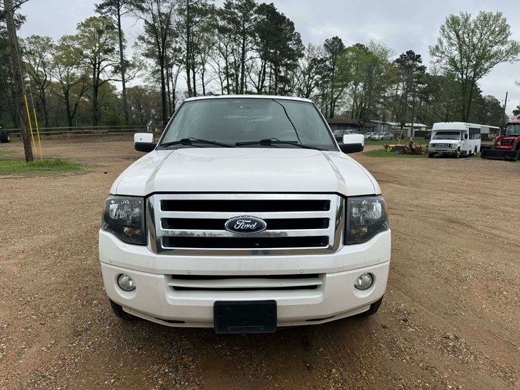 2014-ford-expedition-limited-image-4