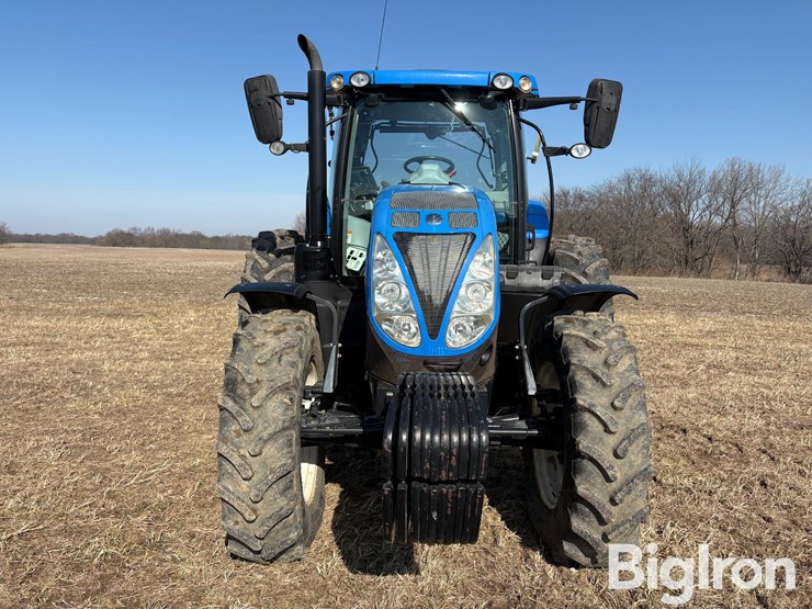 2015-new-holland-t7.210-image-2