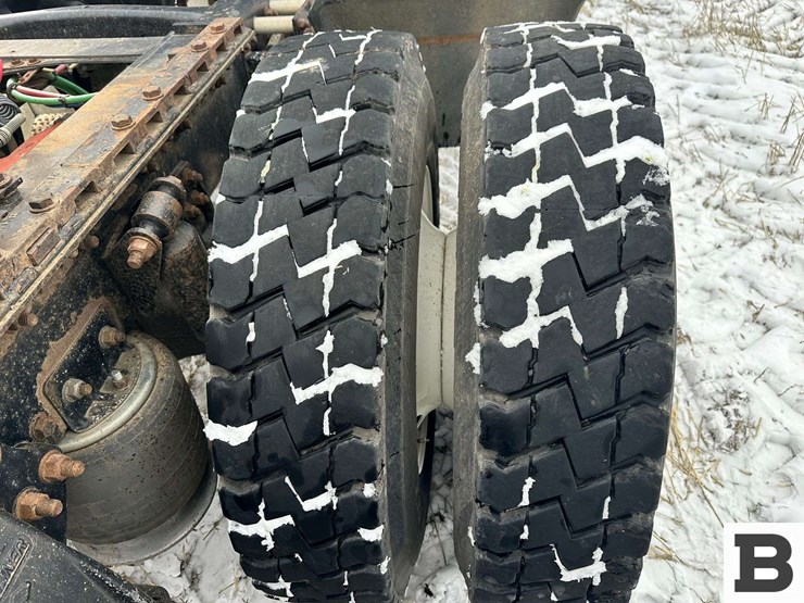 1999-freightliner-fld120-image-61