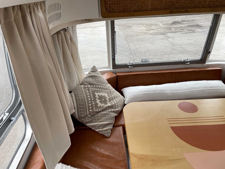 #1435-•-1978-airstream-land-yacht-31'---fully-remodeled,-road-ready-(has-wi-title)-(of)-image-94