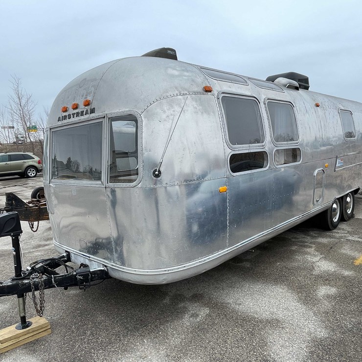 #1435 • 1978 Airstream Land Yacht 31' - Fully Remodeled, Road Ready (Has WI Title) (OF)