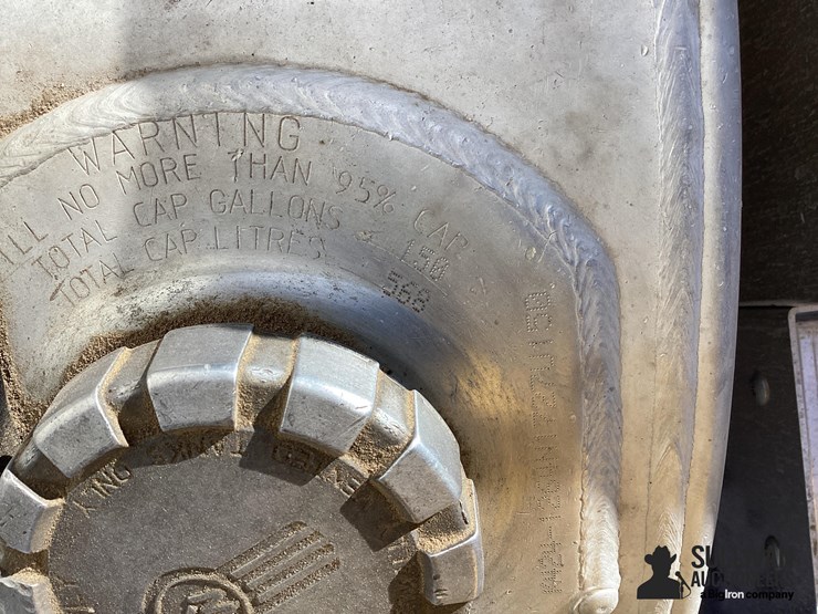 2011-kenworth-t800-image-15