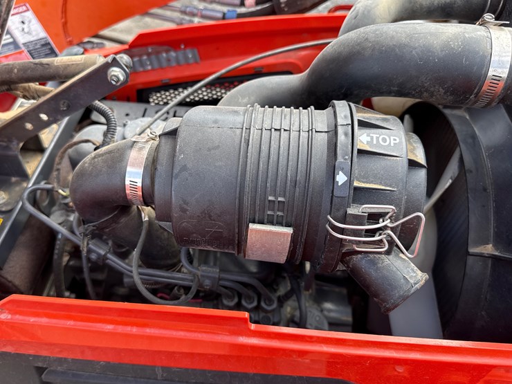 2013-kubota-bx2670-image-29