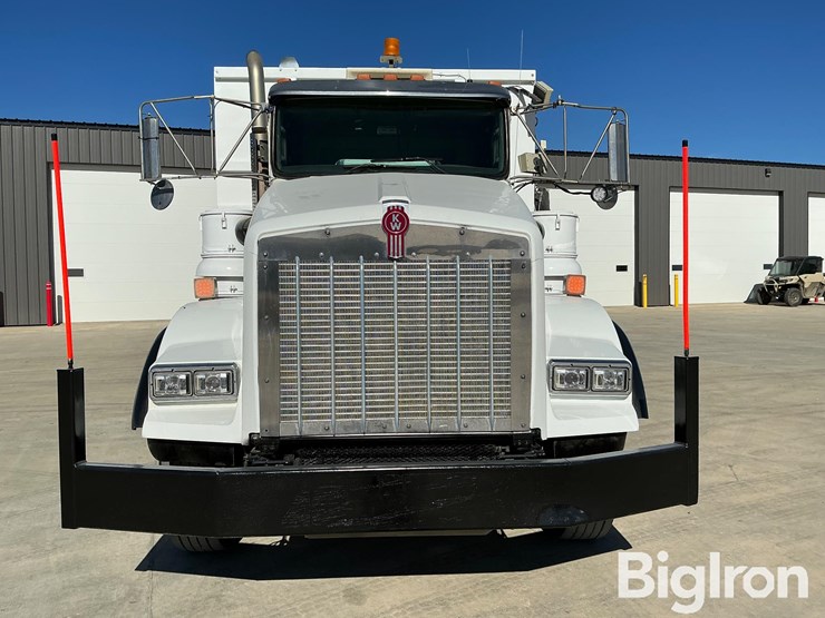 2020-kenworth-t800-image-2