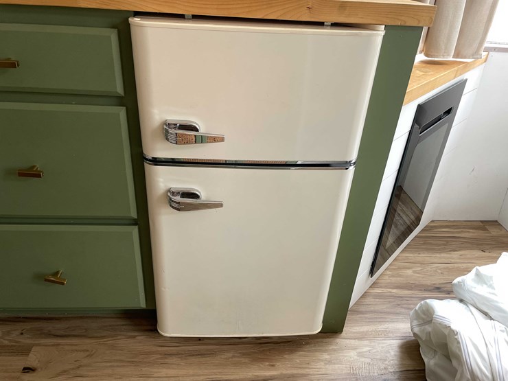 #1435-•-1978-airstream-land-yacht-31'---fully-remodeled,-road-ready-(has-wi-title)-(of)-image-80