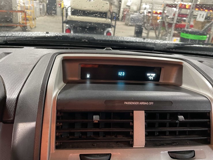 2011-ford-escape-image-17