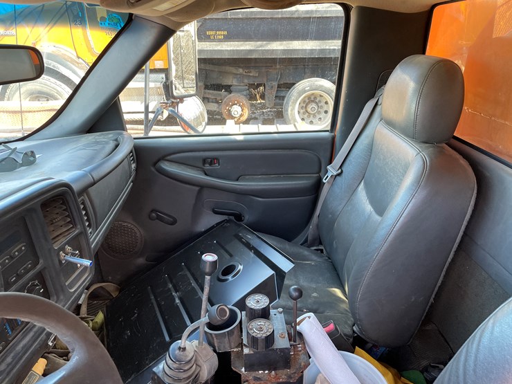 2003-chevrolet-3500-image-40