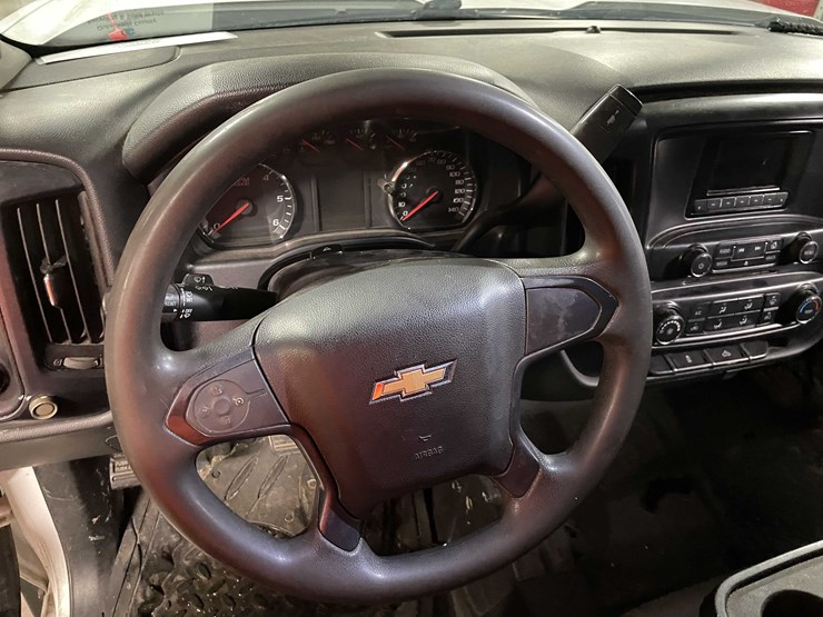 2015-chevrolet-silverado-2500hd-image-12