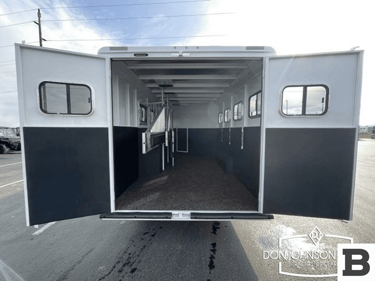2024-trails-west-classic-lq-4-h-horse-trailer-image-14