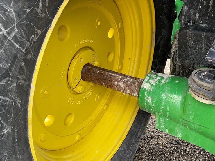 2020-john-deere-6110m-image-9