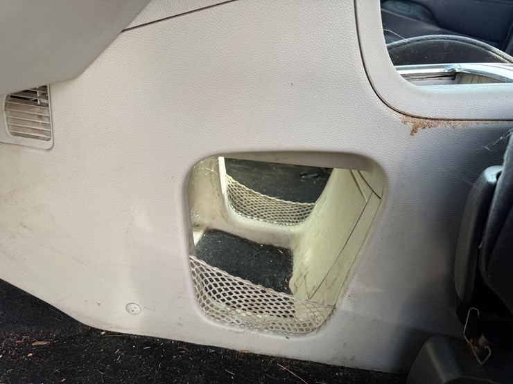 2014-dodge-grand-caravan-image-25