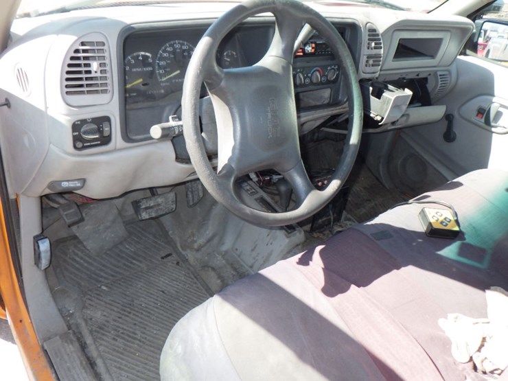 1999-gmc-k2500-image-14