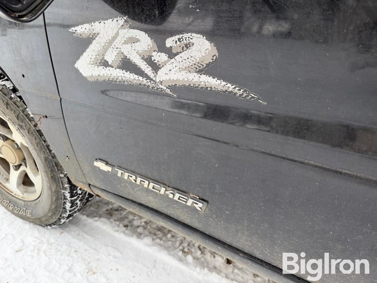 2003-chevrolet-tracker-image-18