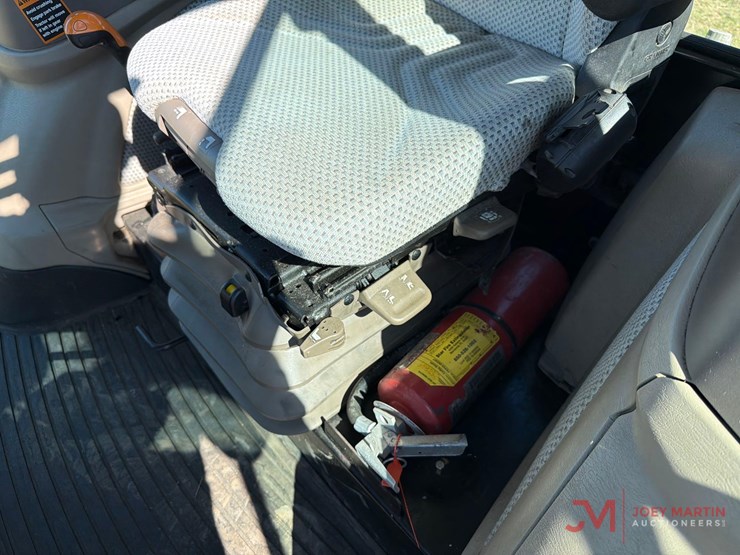 john-deere-6120e-image-25