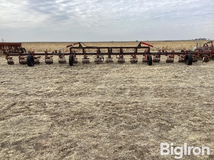 lilliston-40’-17r15-cultivator-image-2