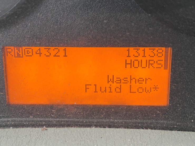 #1690-•-2013-international-7500-6x4-hydro-excavation-truck-image-60