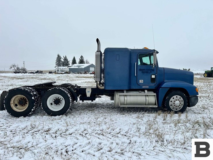 1999-freightliner-fld120-image-6