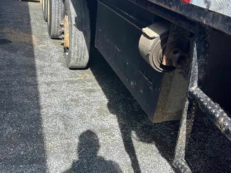 2003-sterling-lt9500-image-5