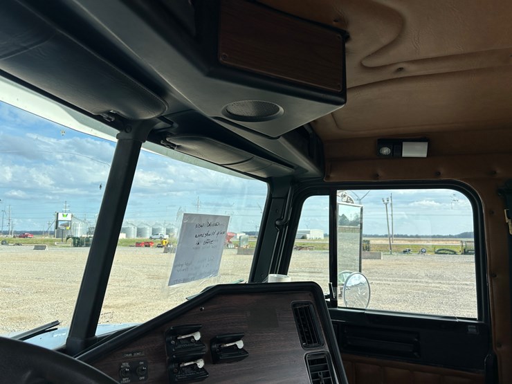 #39248-•-2000-freightliner-fd1-t/a-single-cab-truck-tractor-1fuy3mcb2ylb03327-image-48