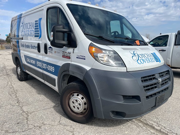 #1426-•-2016-white-ram-van-(has-wi-title)-(of)-image-3