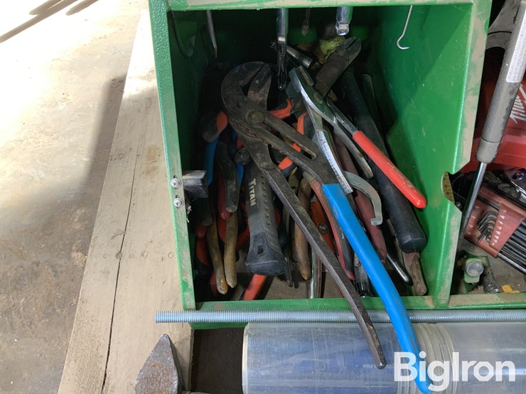 john-deere-toolbox-&-tools-image-12