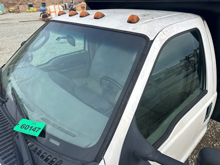 2005-ford-f550-image-14