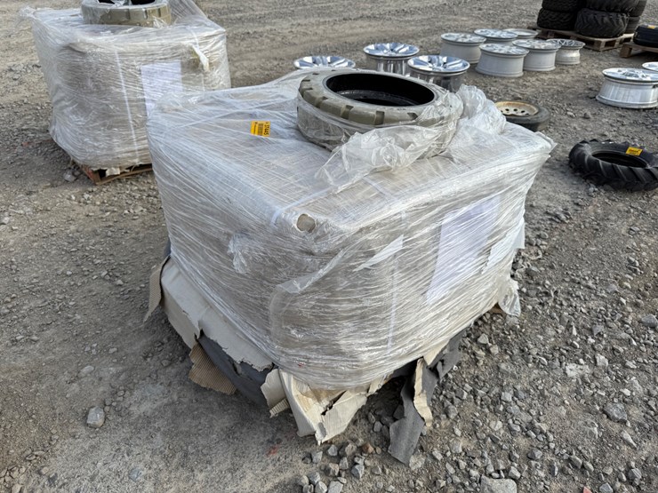 #37445-•-unused-18x15-mud-buggy-tires-inv#-37445-image-4