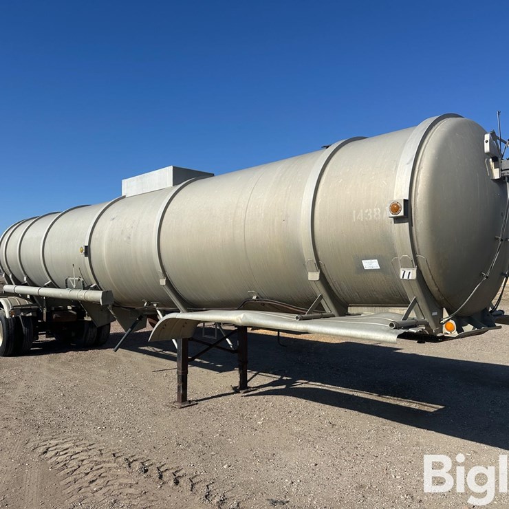 1977 TRAILMASTER TANKER