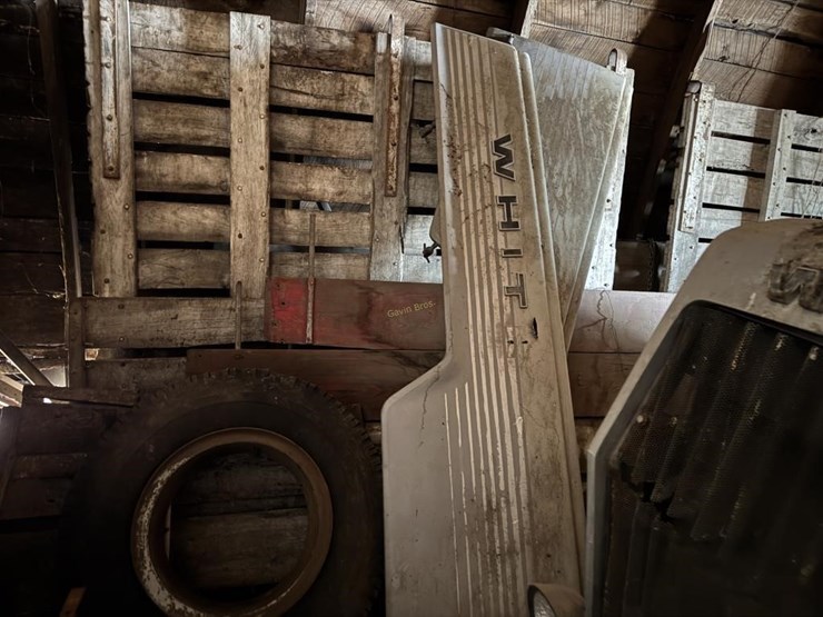 white-4-150-image-11