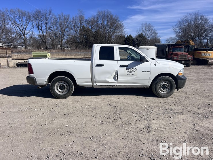 2010-dodge-ram-1500-image-4
