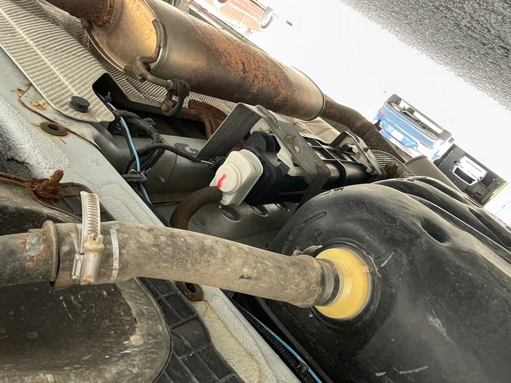 #1426-•-2016-white-ram-van-(has-wi-title)-(of)-image-29