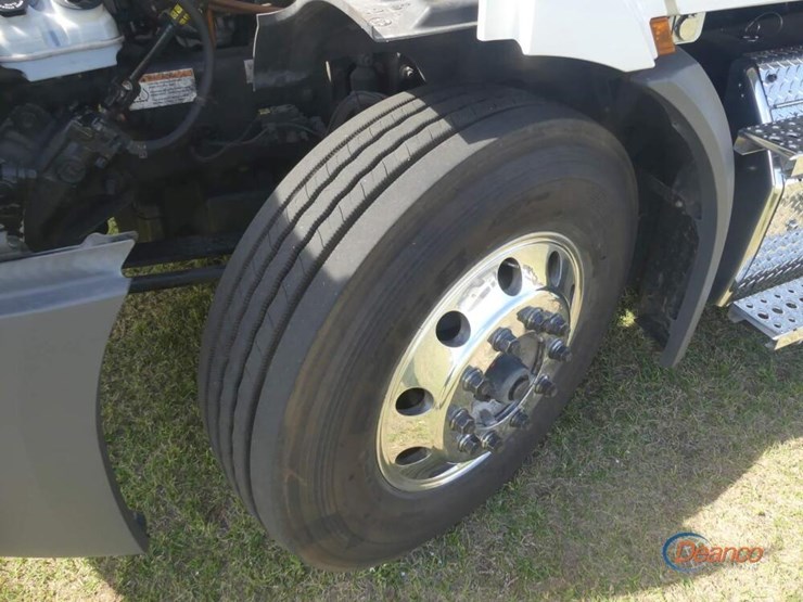 2025-freightliner-cascadia-116-image-11