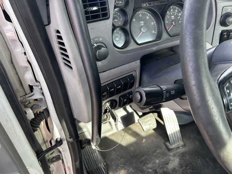 2016-peterbilt-579-image-72