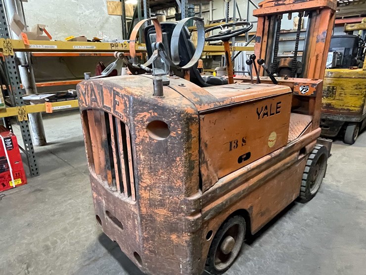 #1451-•-yale-5000-lb-lift-capacity-forklift-(pr4)-image-4