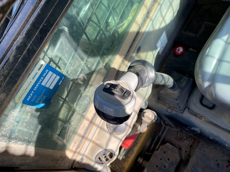 2019-new-holland-c237-image-28