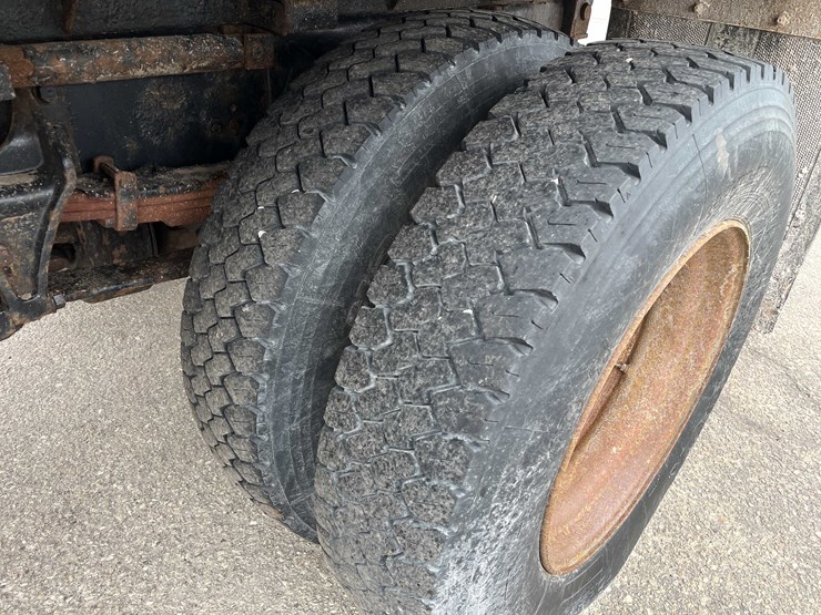 2006-ford-f650-xl-image-79