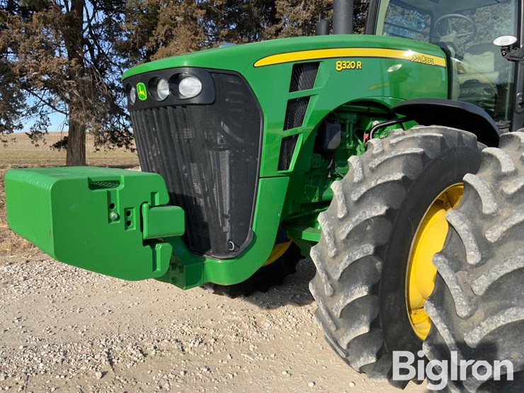 2010-john-deere-8320r-image-17