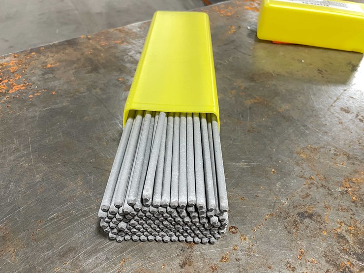 #2329-•-new-10lb-of-1/8-welding-arc-sticks-(cw)-image-4